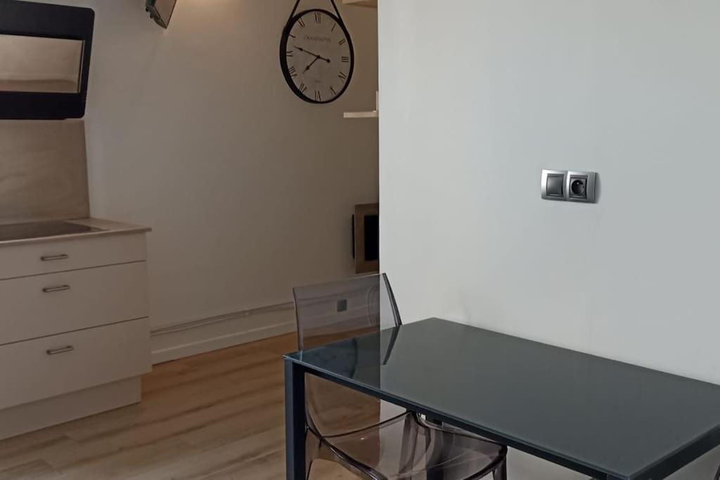 Suresnes : 2 Pieces Cosy Apartamento Exterior foto